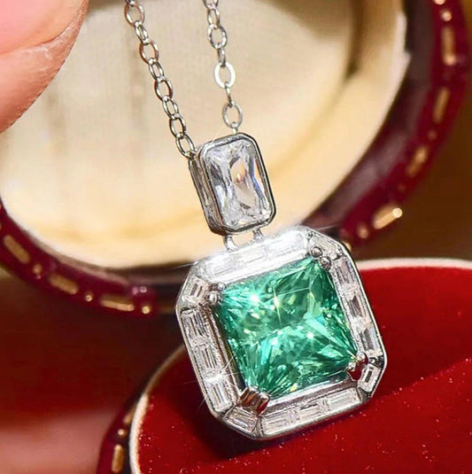 Vintage Style Silver Plated Necklace Emerald